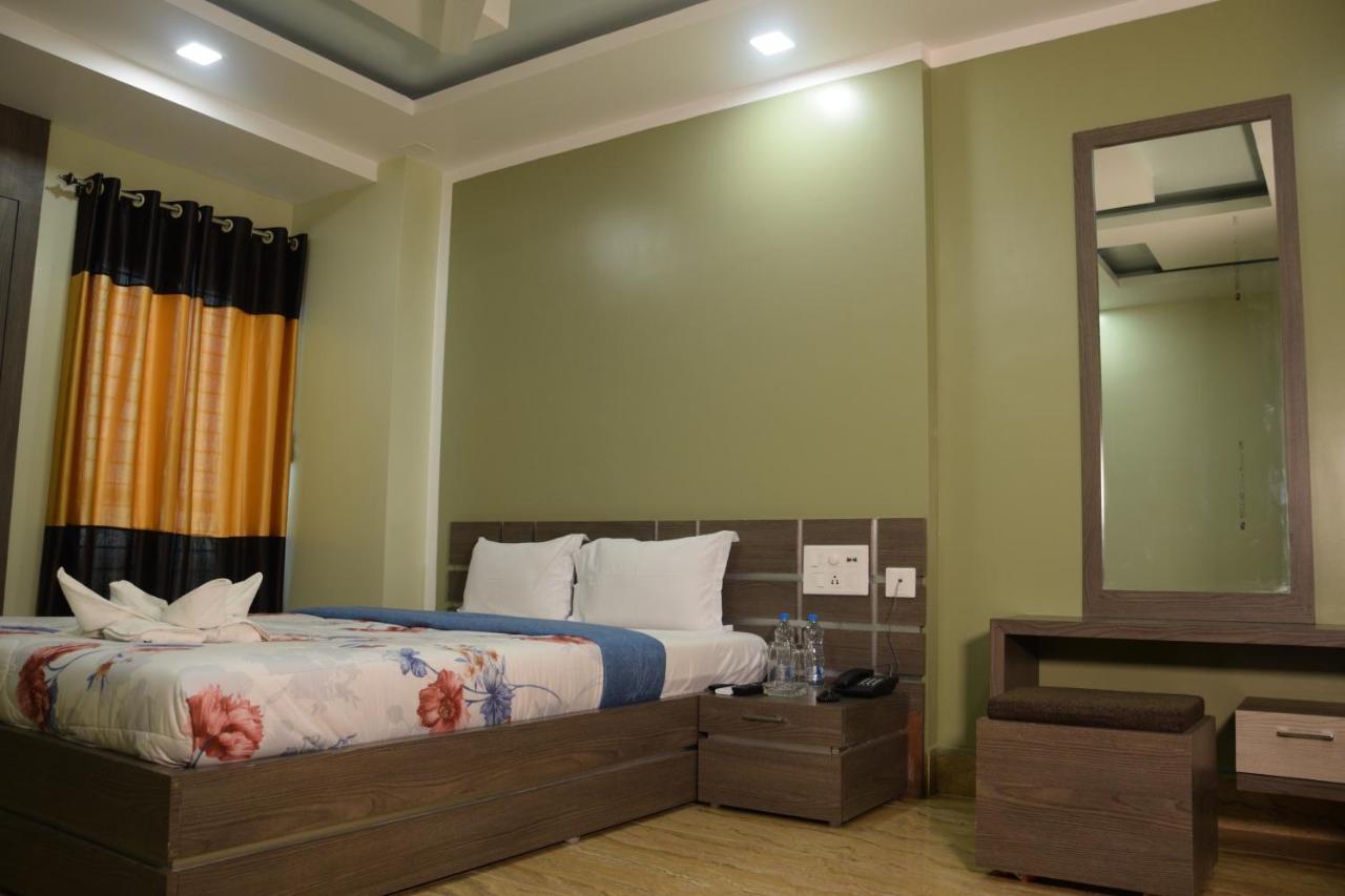 Hotel Nandini Baharampur Dış mekan fotoğraf